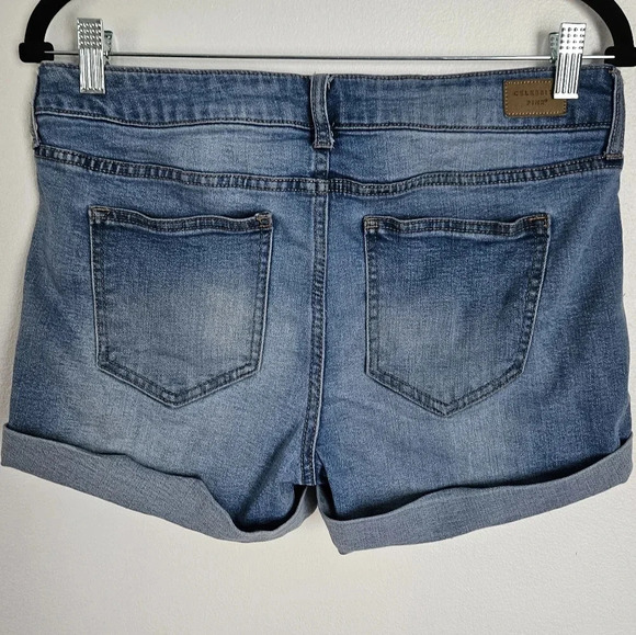 Rolled cuff light blue wash‎ shorts size 7/28 celebrity pink - Picture 2 of 5